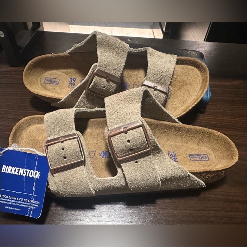 NWT Birkenstock Suede Arizona Sandals Size 39